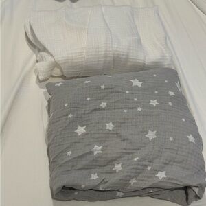 Newton crib sheets (white and stardust twilight grey)
